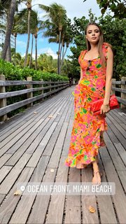 Xenia Tchoumitcheva feet photo thumbnail