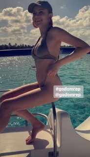 Xenia Tchoumitcheva feet photo thumbnail