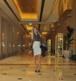 Xenia Tchoumitcheva feet photo thumbnail