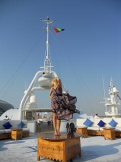 Xenia Tchoumitcheva feet photo thumbnail