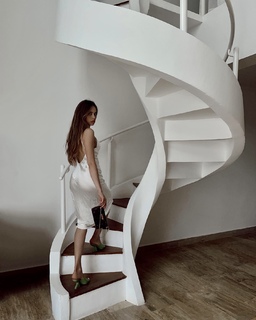 Xenia Tchoumitcheva feet photo thumbnail