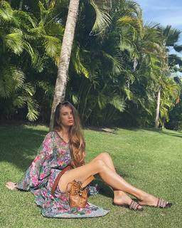 Xenia Tchoumitcheva feet photo thumbnail