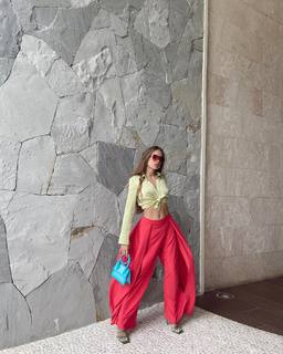 Xenia Tchoumitcheva feet photo thumbnail