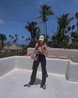 Xenia Tchoumitcheva feet photo thumbnail