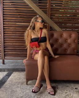 Xenia Tchoumitcheva feet photo thumbnail