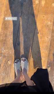 Xenia Tchoumitcheva feet photo thumbnail