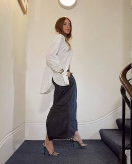 Xenia Tchoumitcheva feet photo thumbnail