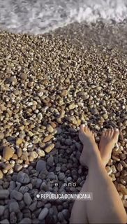 Xenia Tchoumitcheva feet photo thumbnail