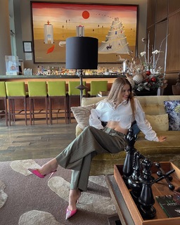 Xenia Tchoumitcheva feet photo thumbnail