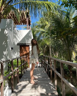 Xenia Tchoumitcheva feet photo thumbnail