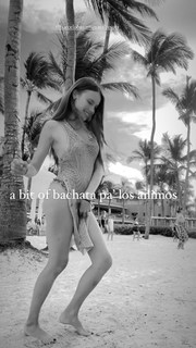 Xenia Tchoumitcheva feet photo thumbnail