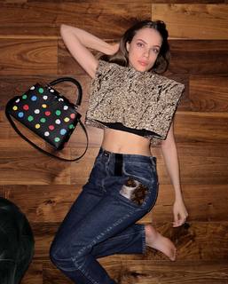 Xenia Tchoumitcheva feet photo thumbnail