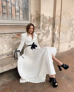 Xenia Tchoumitcheva feet photo thumbnail