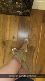 Xenia Tchoumitcheva feet photo thumbnail