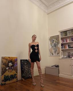 Xenia Tchoumitcheva feet photo thumbnail