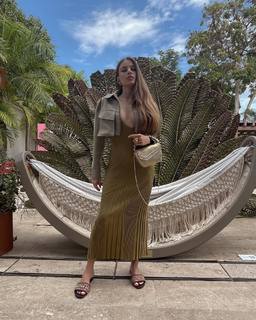 Xenia Tchoumitcheva feet photo thumbnail