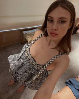 Xenia Tchoumitcheva feet photo thumbnail