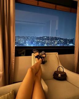 Xenia Tchoumitcheva feet photo thumbnail