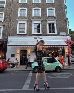 Xenia Tchoumitcheva feet photo thumbnail