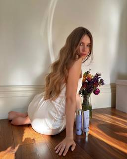 Xenia Tchoumitcheva feet photo thumbnail