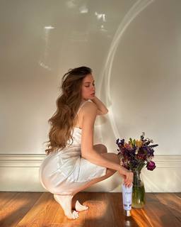 Xenia Tchoumitcheva feet photo thumbnail