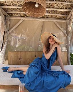 Xenia Tchoumitcheva feet photo thumbnail