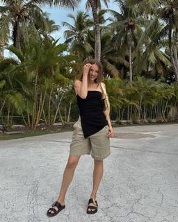 Xenia Tchoumitcheva feet photo thumbnail