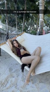 Xenia Tchoumitcheva feet photo thumbnail