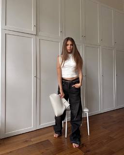 Xenia Tchoumitcheva feet photo thumbnail
