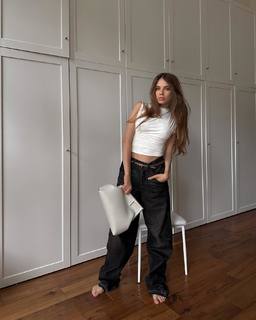 Xenia Tchoumitcheva feet photo thumbnail