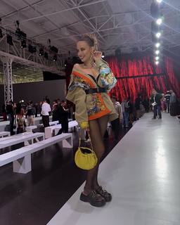Xenia Tchoumitcheva feet photo thumbnail