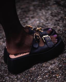 Xenia Tchoumitcheva feet photo thumbnail