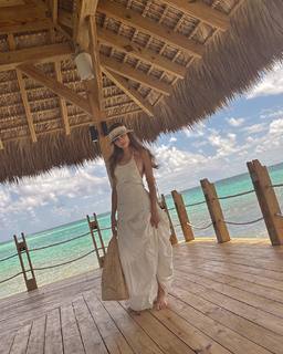 Xenia Tchoumitcheva feet photo thumbnail