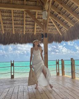 Xenia Tchoumitcheva feet photo thumbnail