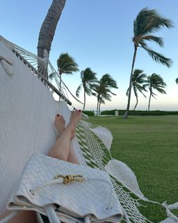 Xenia Tchoumitcheva feet photo thumbnail