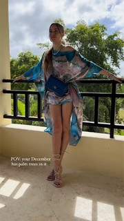 Xenia Tchoumitcheva feet photo thumbnail