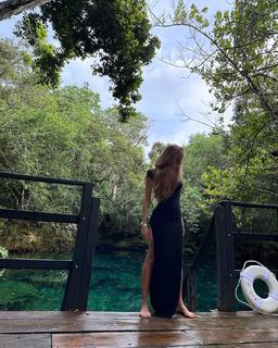 Xenia Tchoumitcheva feet photo thumbnail