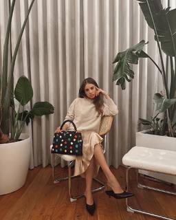Xenia Tchoumitcheva feet photo thumbnail