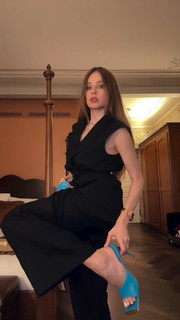 Xenia Tchoumitcheva feet photo thumbnail