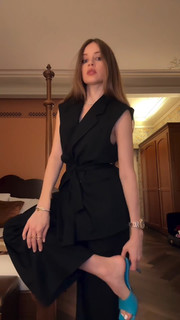 Xenia Tchoumitcheva feet photo thumbnail