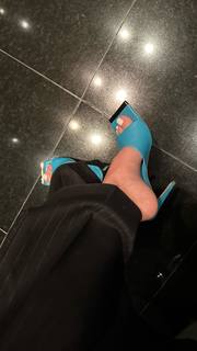Xenia Tchoumitcheva feet photo thumbnail