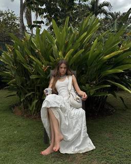 Xenia Tchoumitcheva feet photo thumbnail
