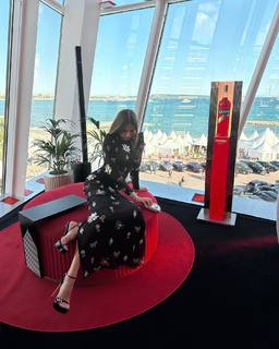 Xenia Tchoumitcheva feet photo thumbnail