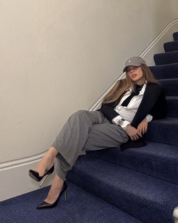 Xenia Tchoumitcheva feet photo thumbnail