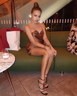 Xenia Tchoumitcheva feet photo thumbnail