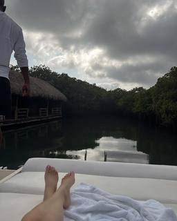 Xenia Tchoumitcheva feet photo thumbnail