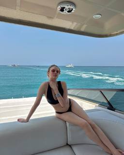 Xenia Tchoumitcheva feet photo thumbnail