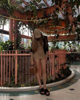 Xenia Tchoumitcheva feet photo thumbnail