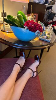 Xenia Tchoumitcheva feet photo thumbnail