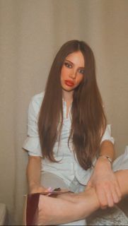 Xenia Tchoumitcheva feet photo thumbnail
